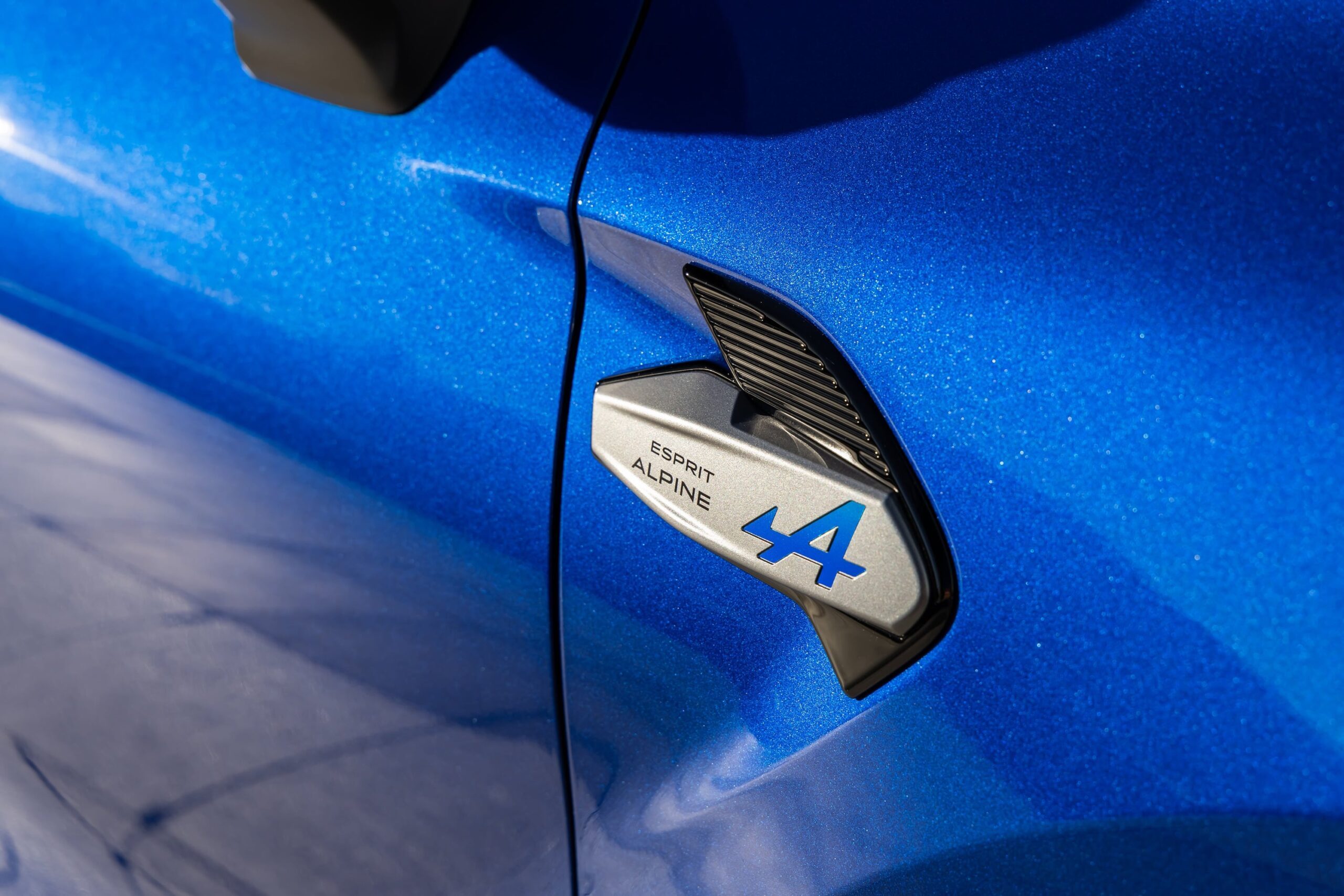 Renault Captur Esprit Alpine badge