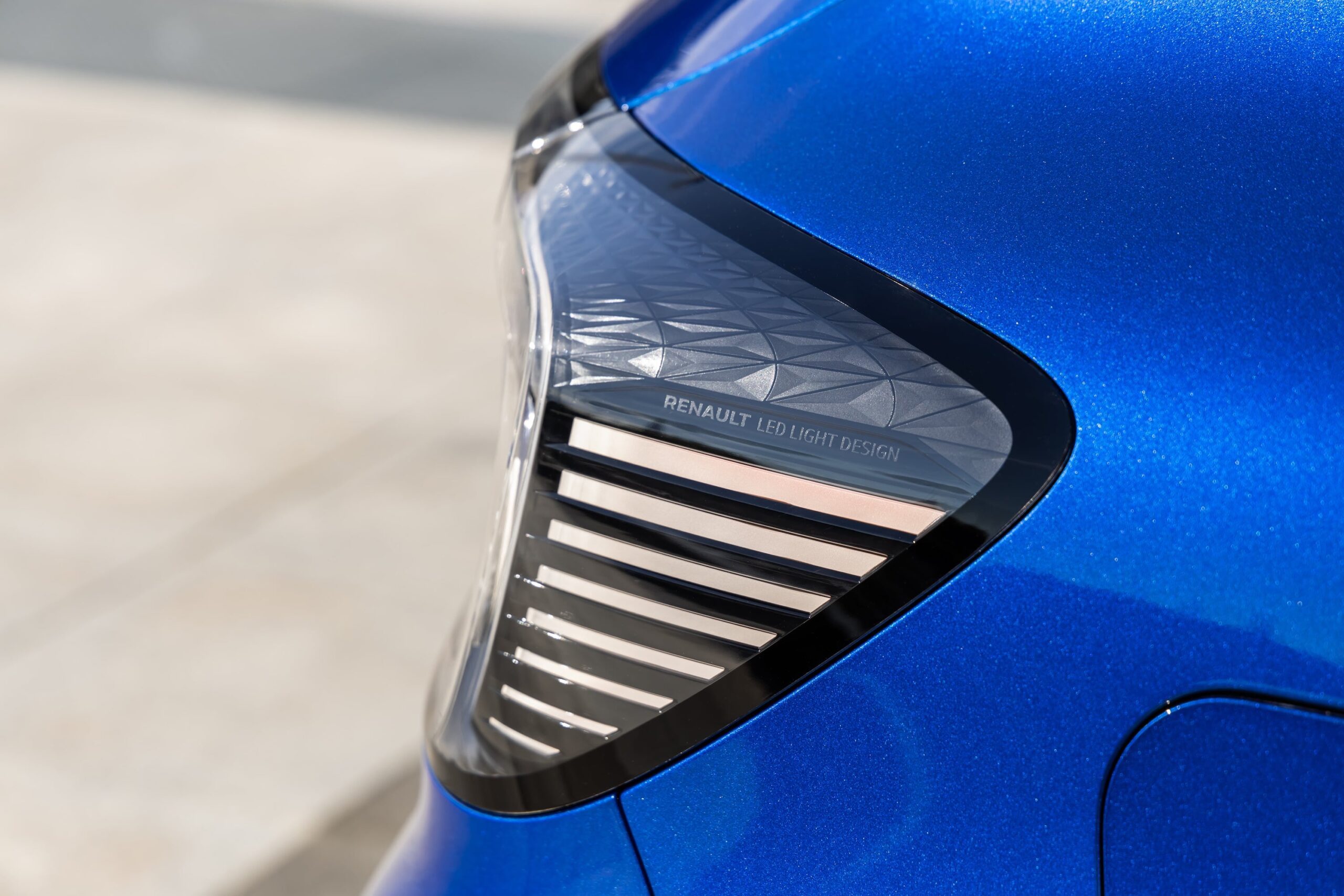 Renault Captur achterlicht zijkant