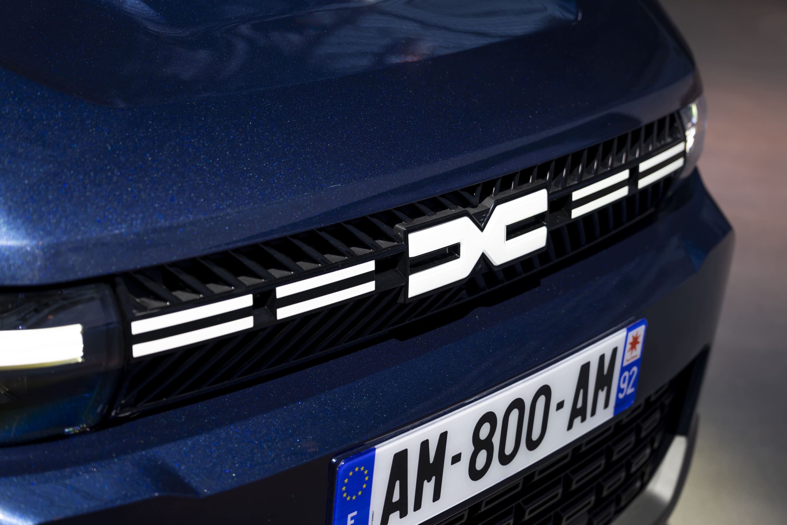 Nieuwe Dacia Bigster grille