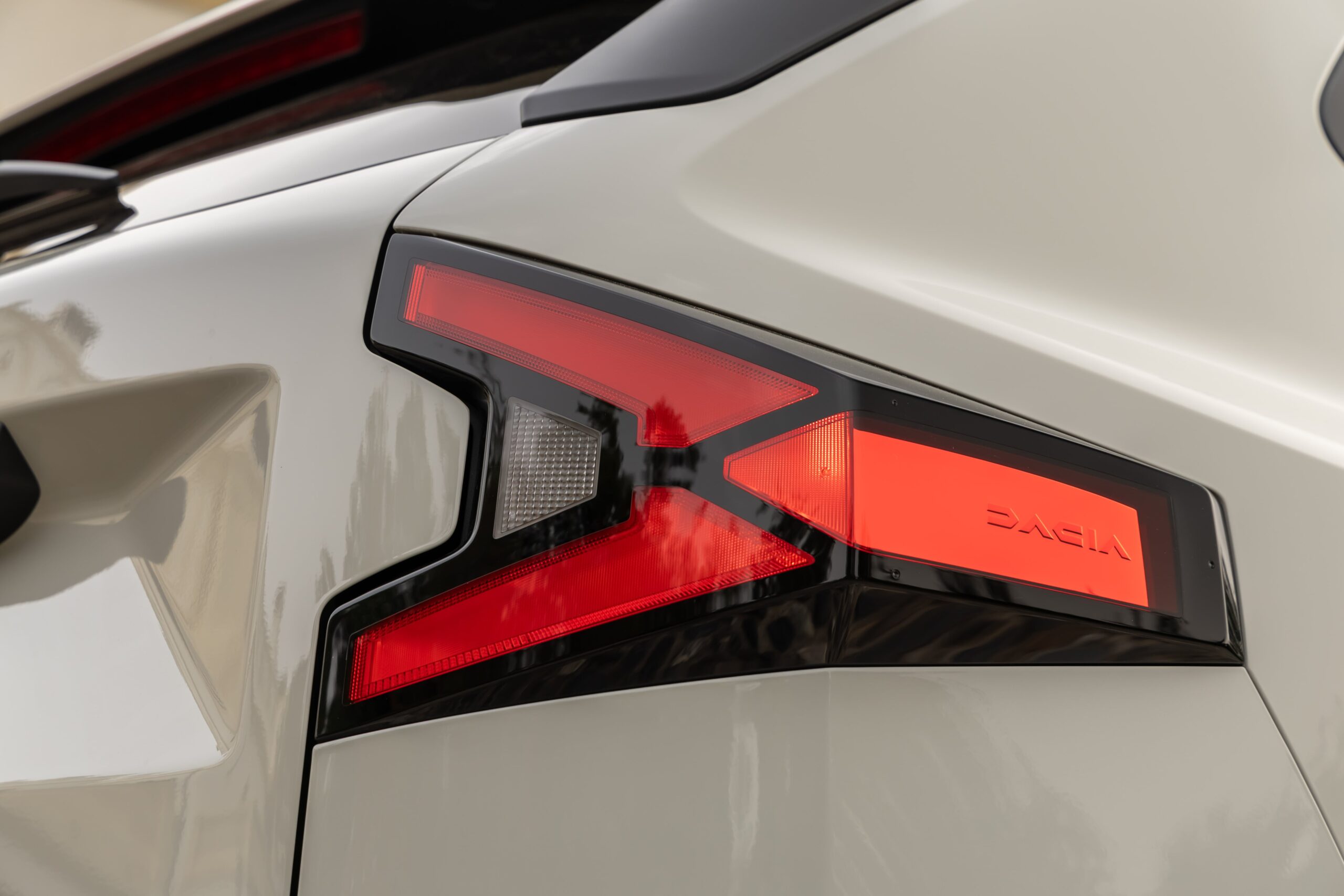 Dacia Duster Extreme Y-vormig achterlicht upclose