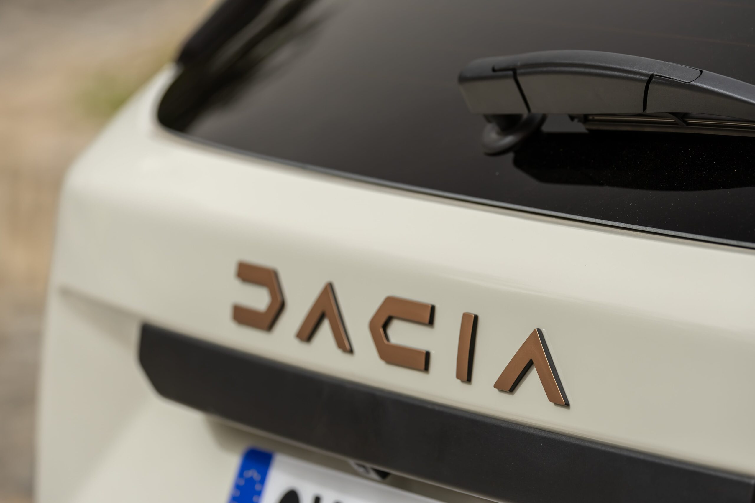 Dacia Duster Extreme logo op achterklep