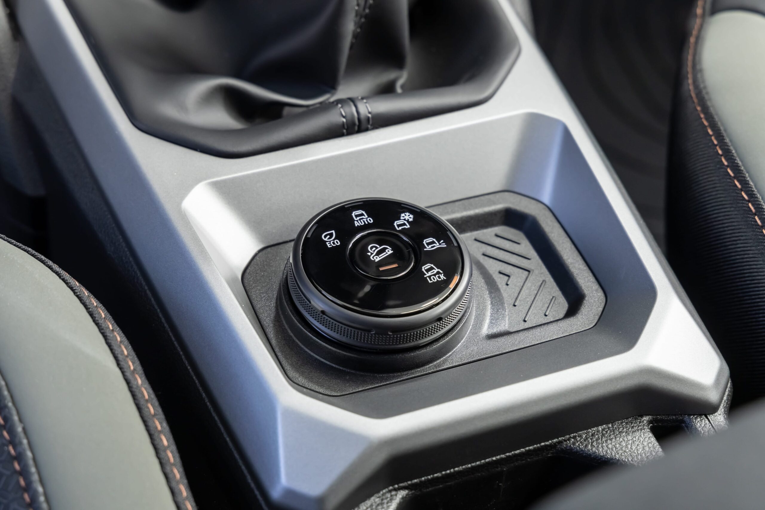 Dacia Duster Extreme 4X4 wielaandrijving knop