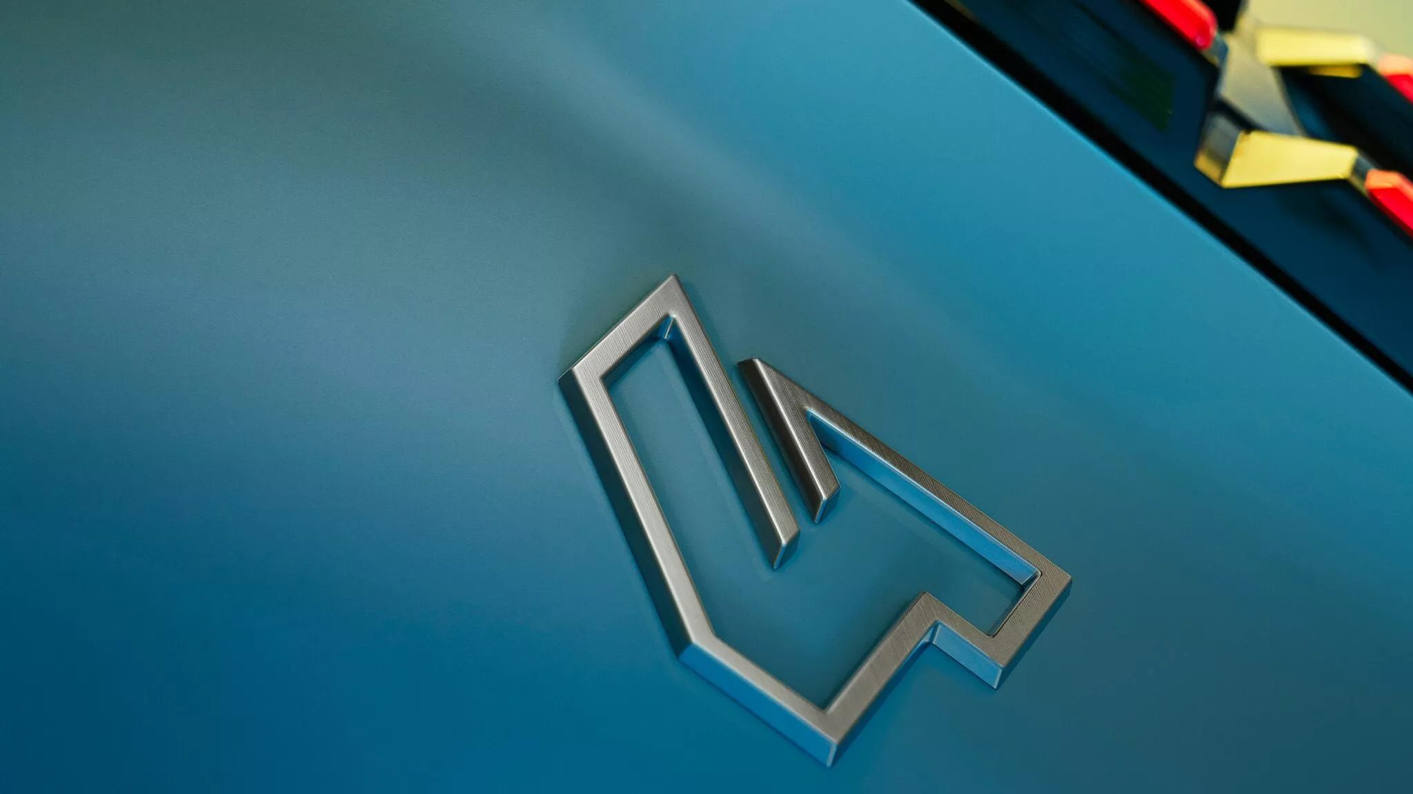 Renault 4 embleem op achterklep