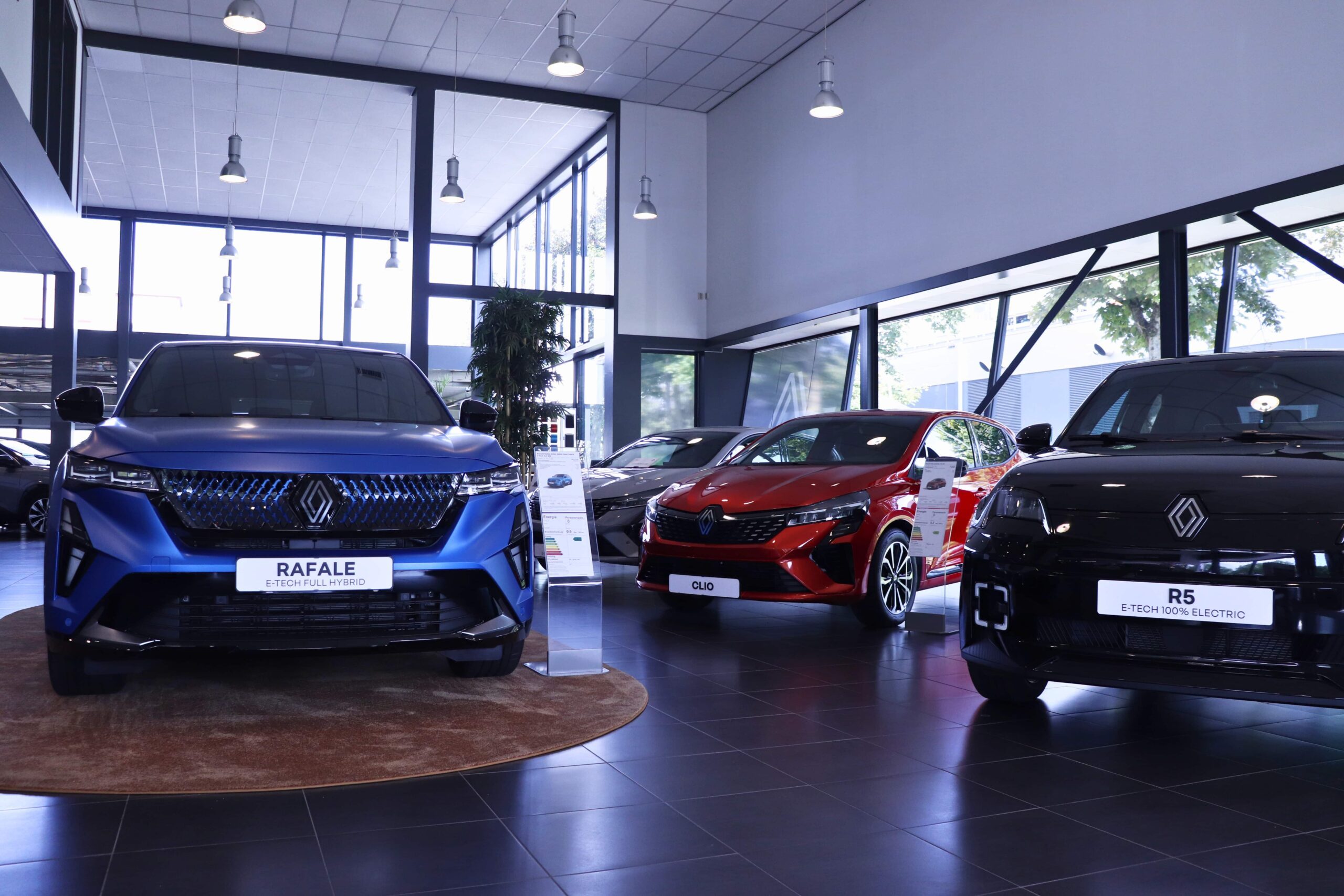 Renault Hoofddorp showroom