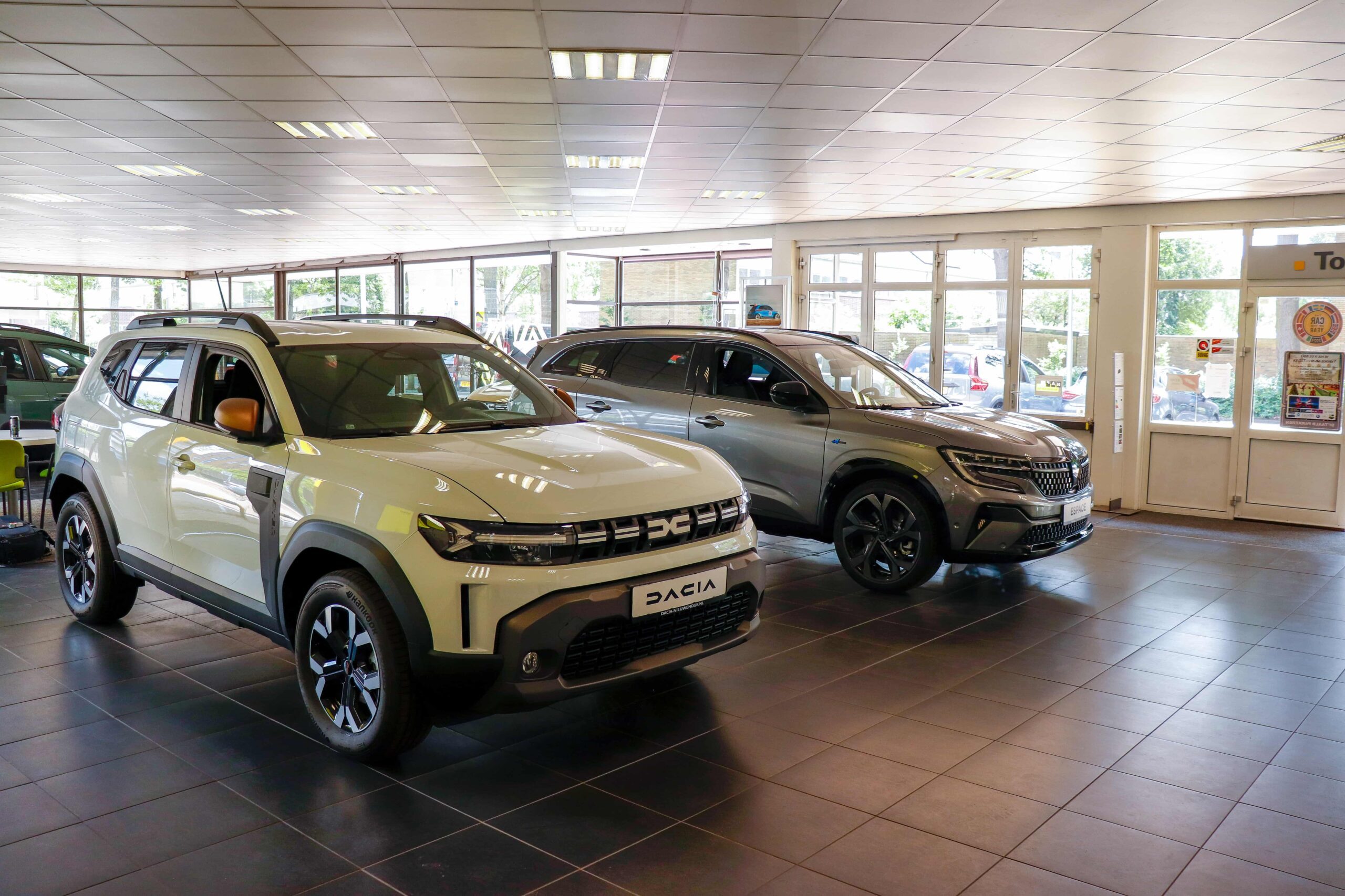 Renault Nieuwendijk Amstelveen showroom