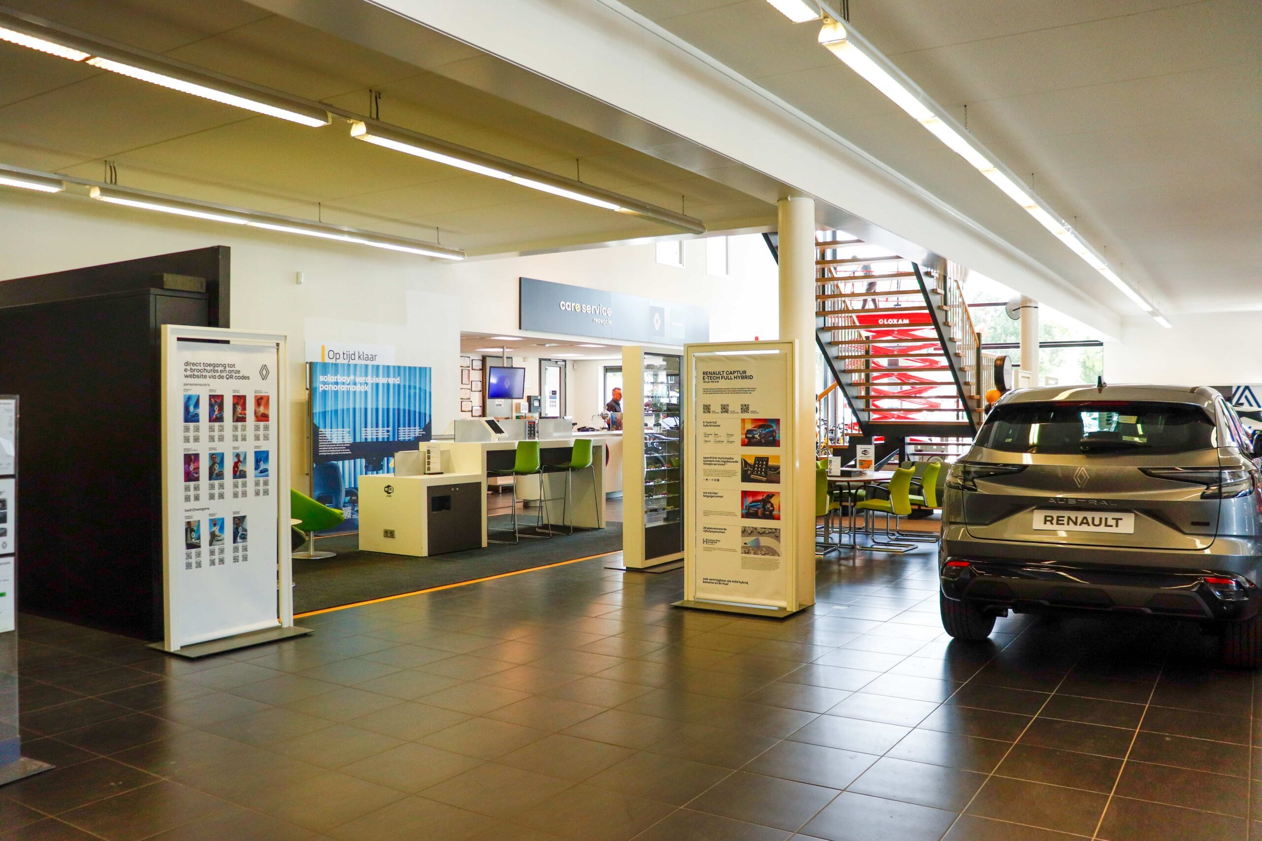 Renault Nieuwendijk Amsterdam-West showroom