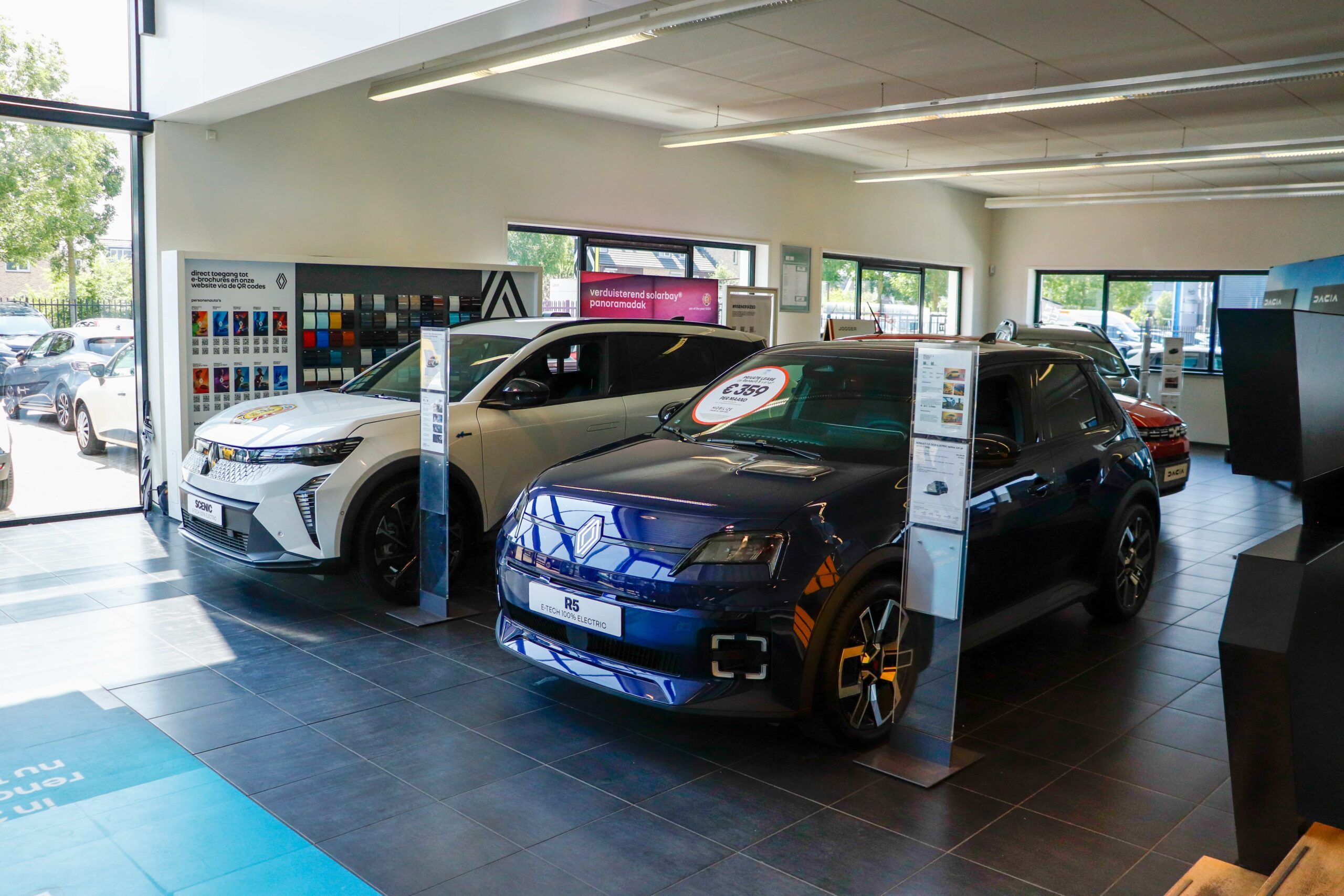 Renault Nieuwendijk Amsterdam-West Renault 5 en Scenic