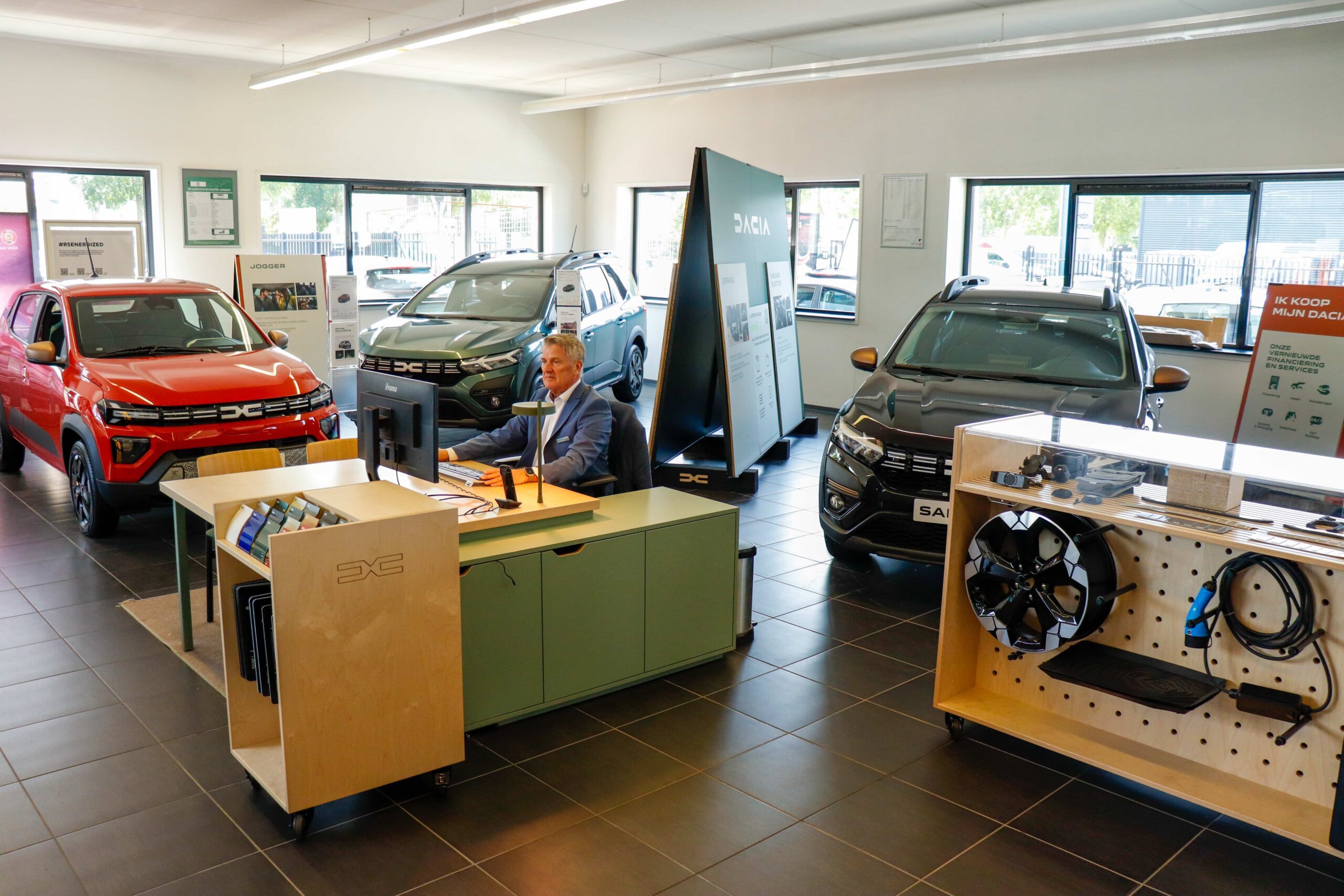 Showroom Dacia Nieuwendijk Amsterdam-West