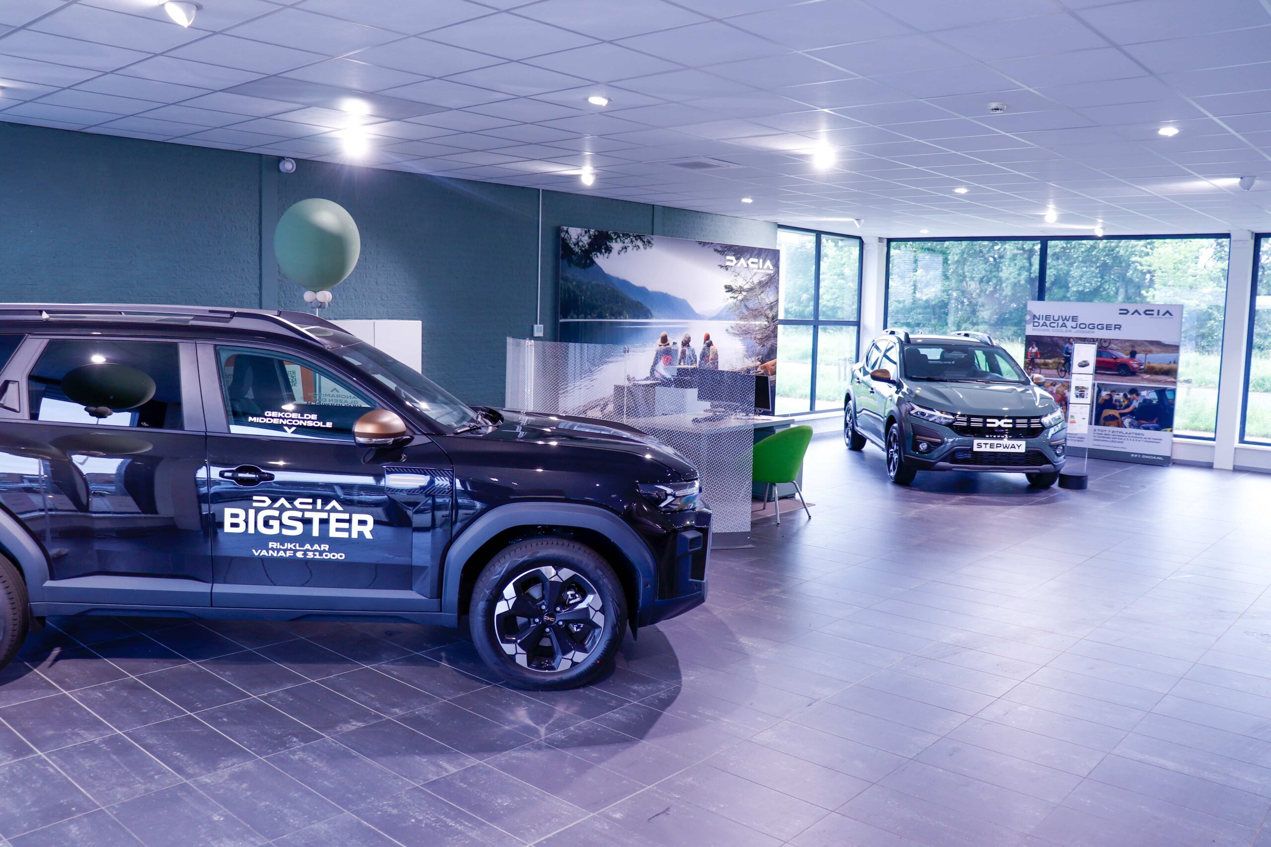 Dacia Nieuwendijk showroom Zaandam