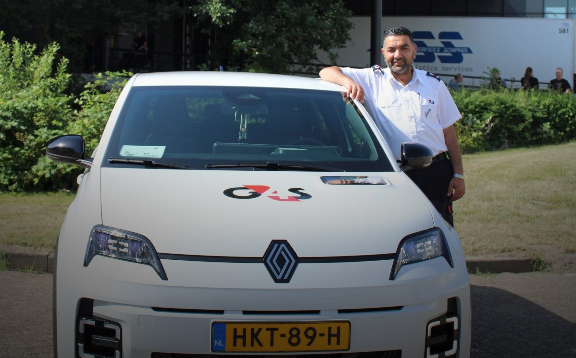 Cume met Renault 5 G4S dienstauto